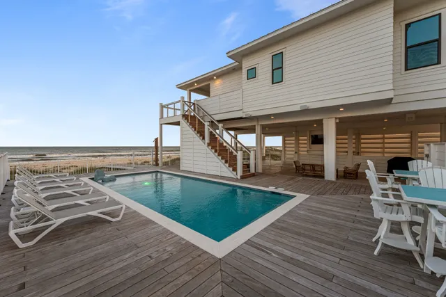 Wander St. George Island