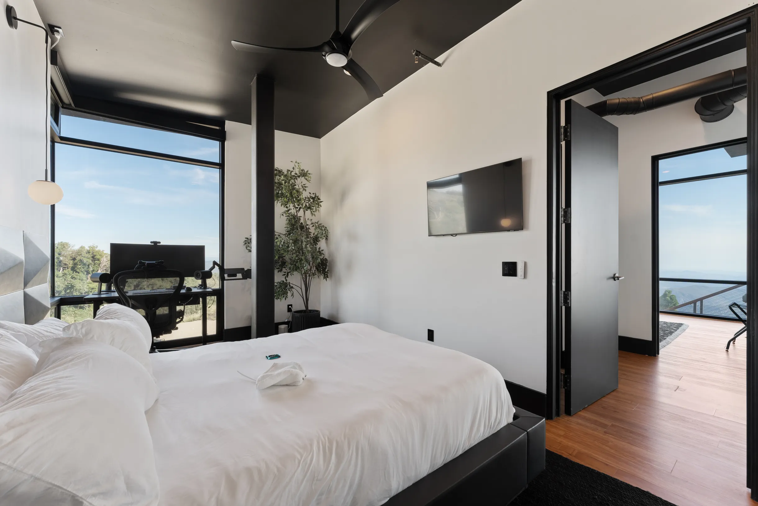 Dream House Hideaway and Hot Tub with Amazing View #17