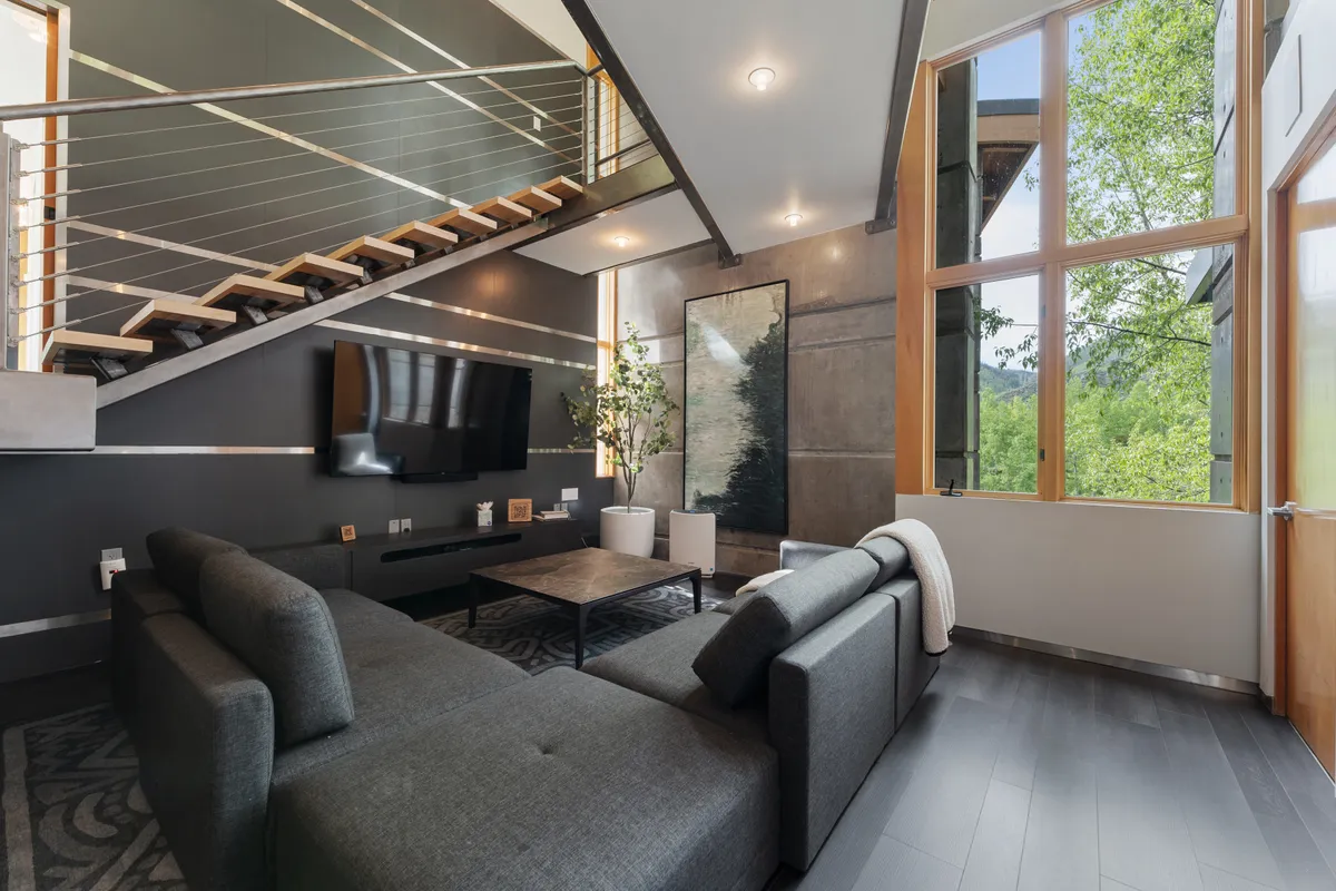 Common Area - Image 4