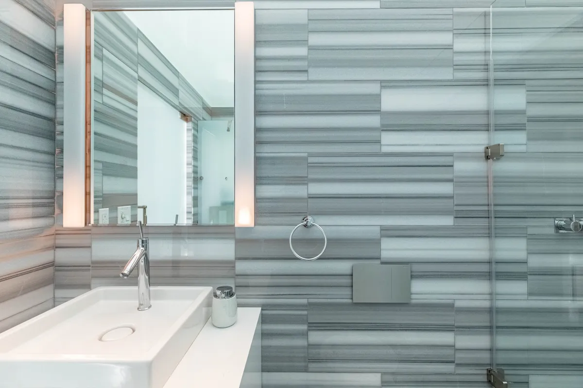 Bathroom 1 - Image 2