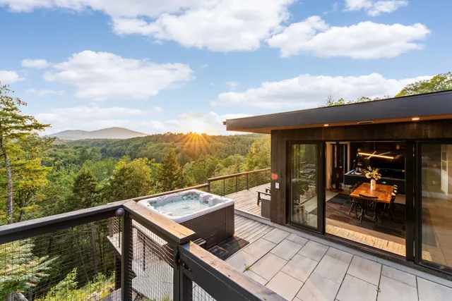 Wander Hudson Valley