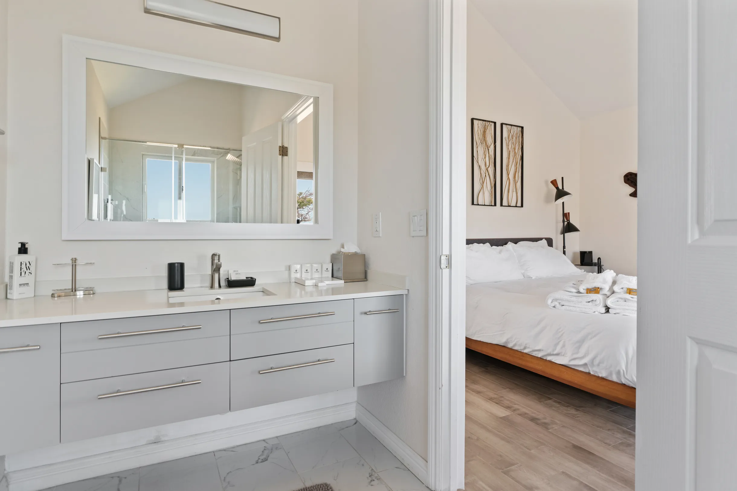 Wander Anchor Bay #24