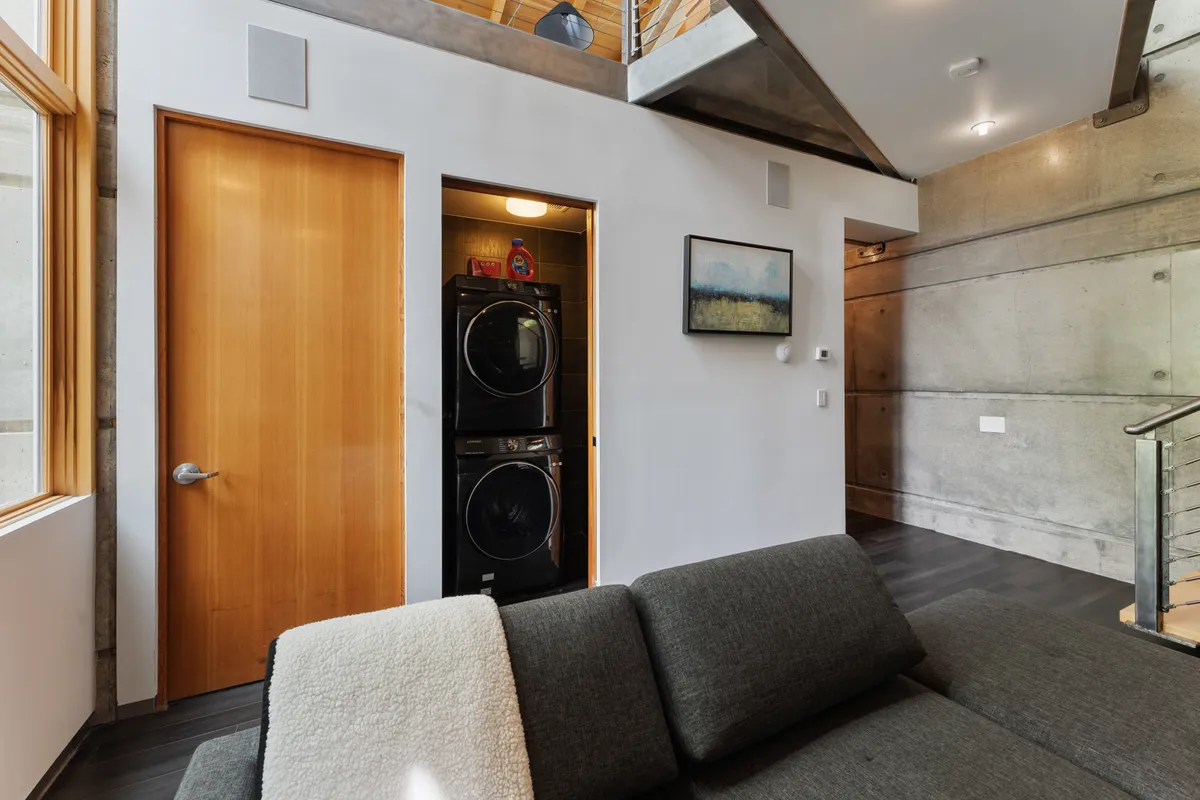 Laundry Room - Image 1