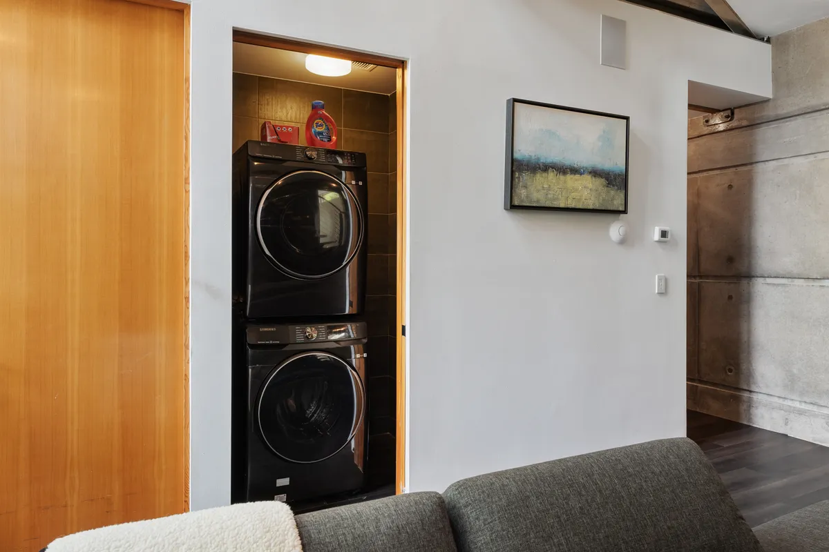 Laundry Room - Image 2