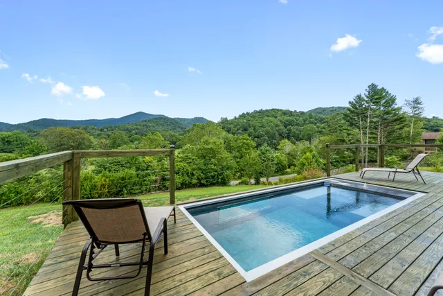 Wander Asheville Meadows