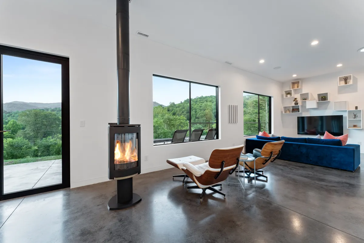 Living room - Image 6