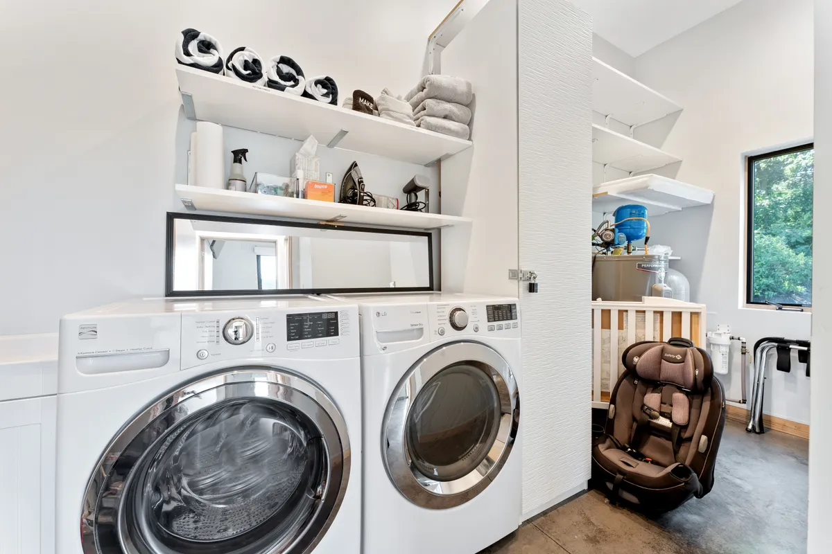 Laundry room - Image 2