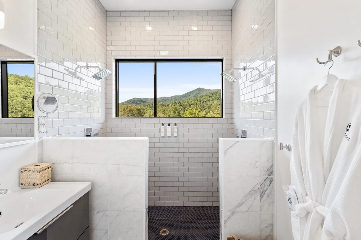 Bathroom 2 - Image 2