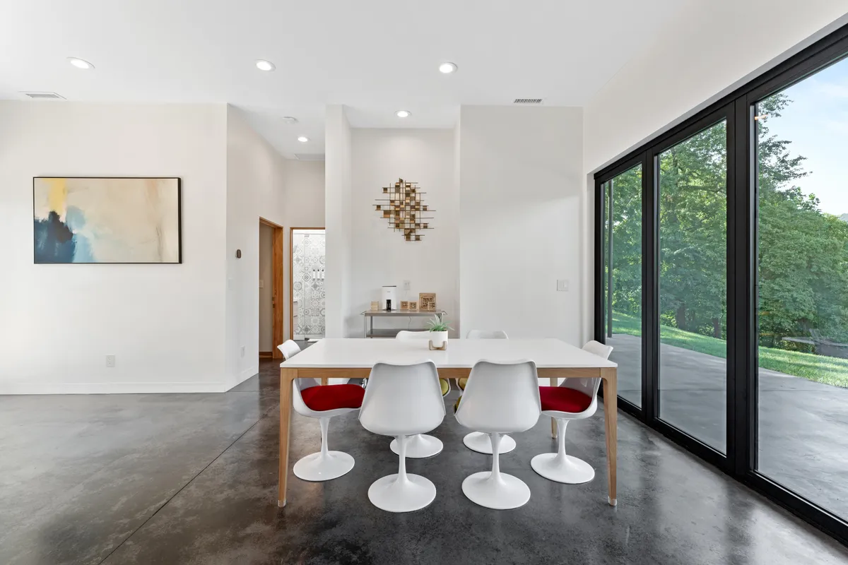 Dining Room - Image 4