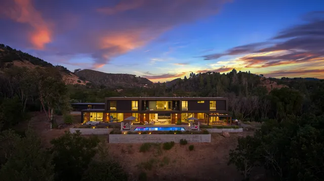 Wander Calistoga Valley property photo 3