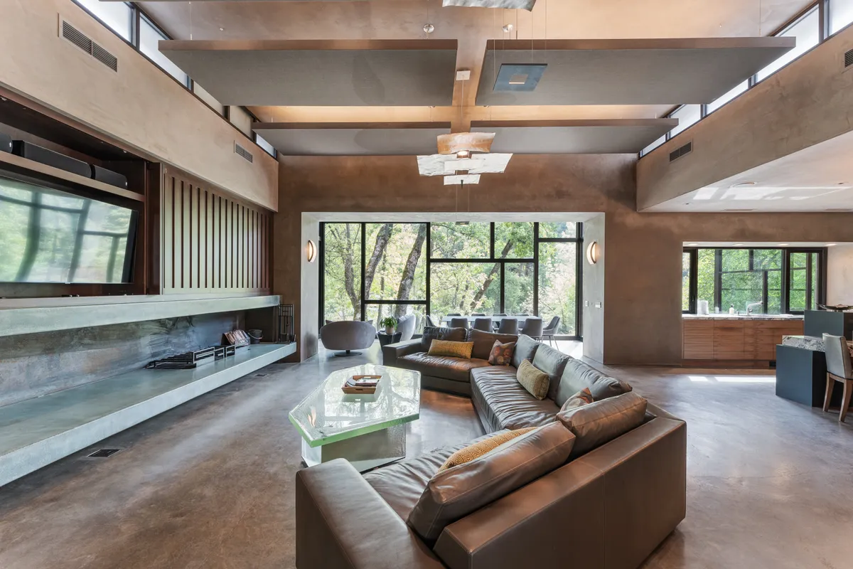 Living Room 1 - Image 2