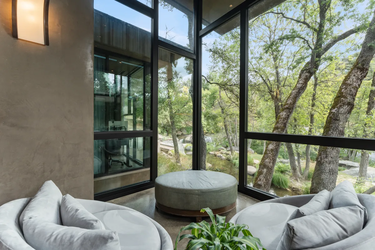 Dining Room - Image 3