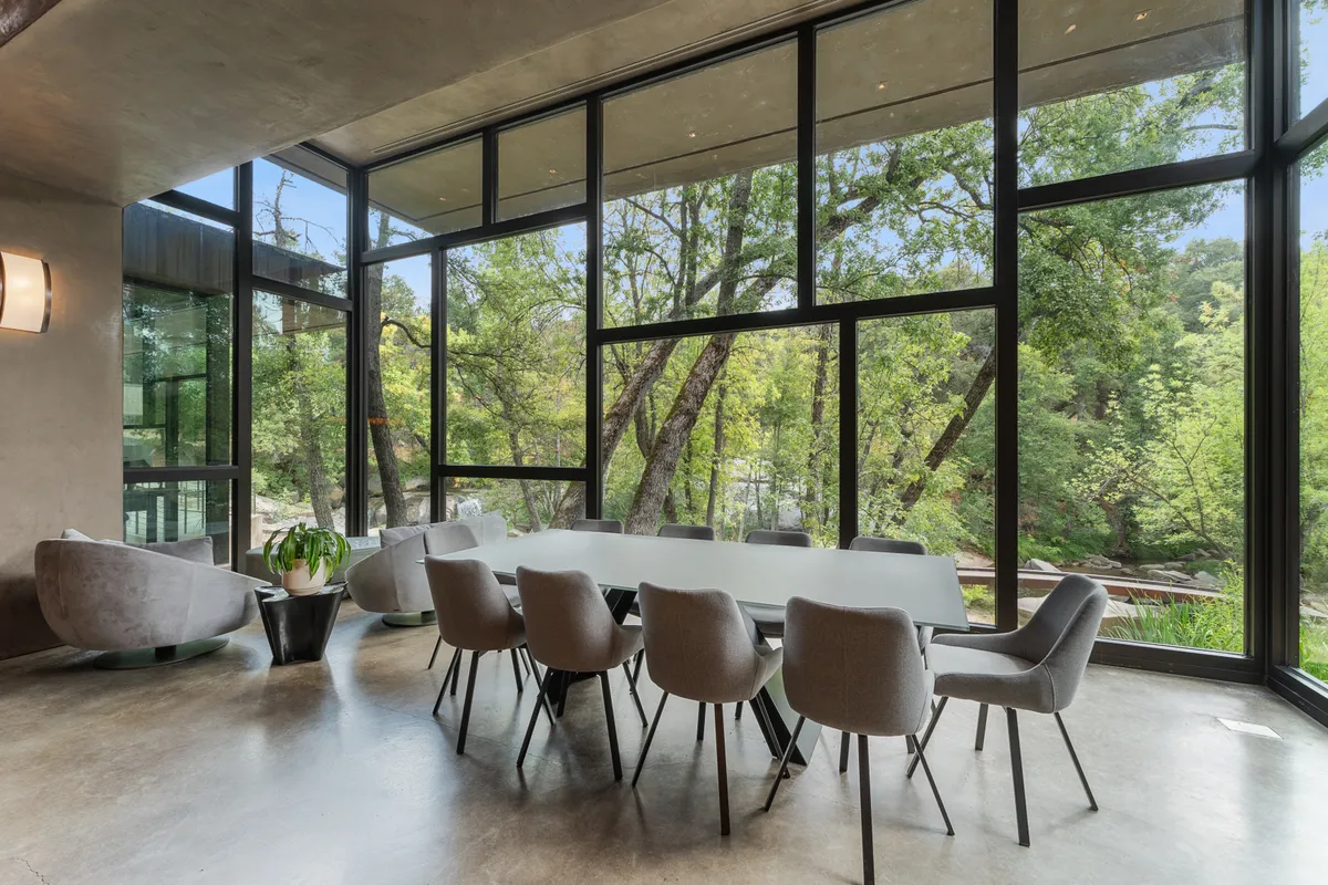 Dining Room - Image 1