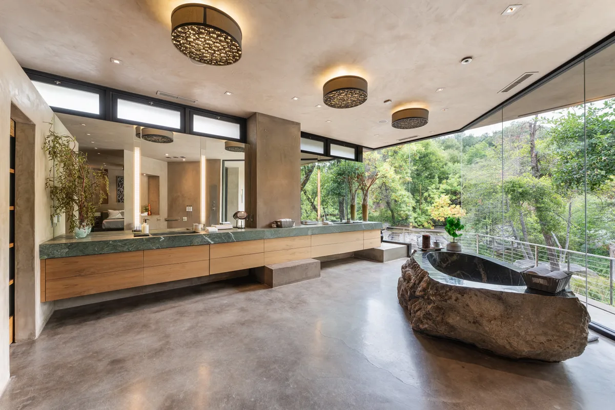 Ensuite Bathroom 1 - Image 2