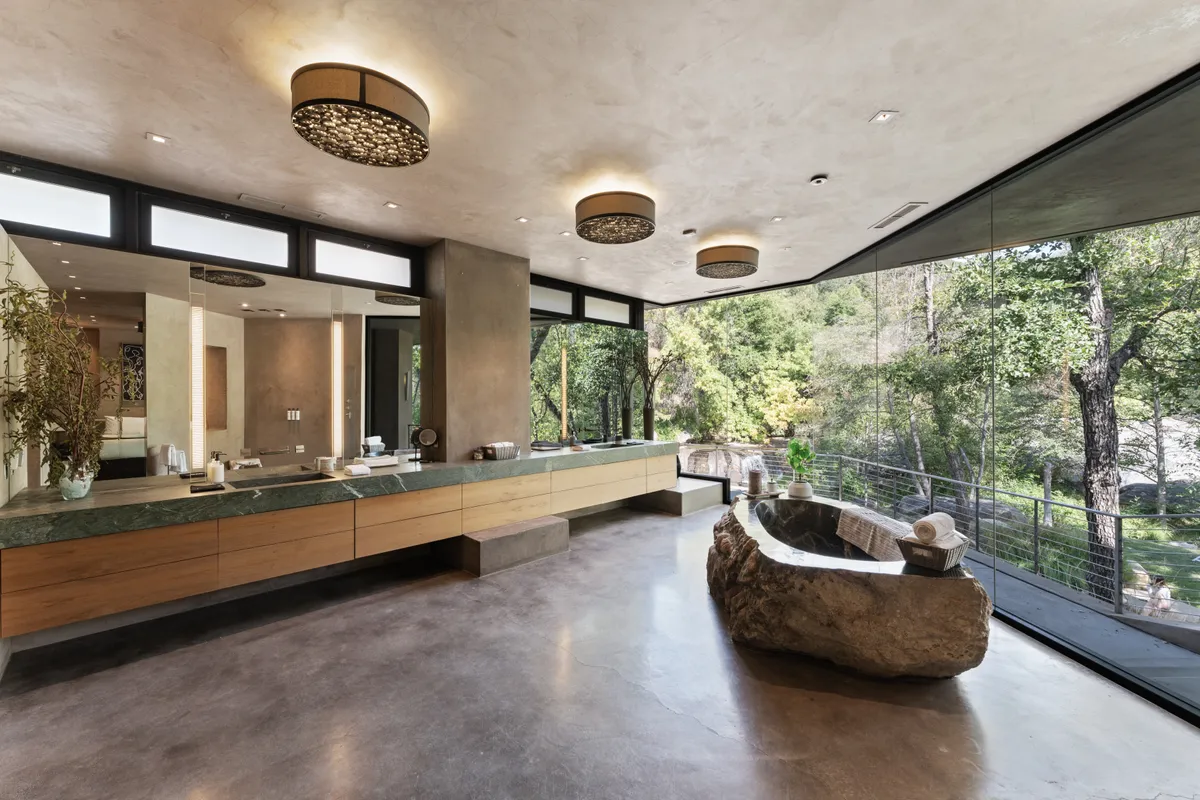 Ensuite Bathroom 1 - Image 3