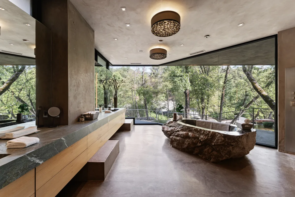 Ensuite Bathroom 1 - Image 1