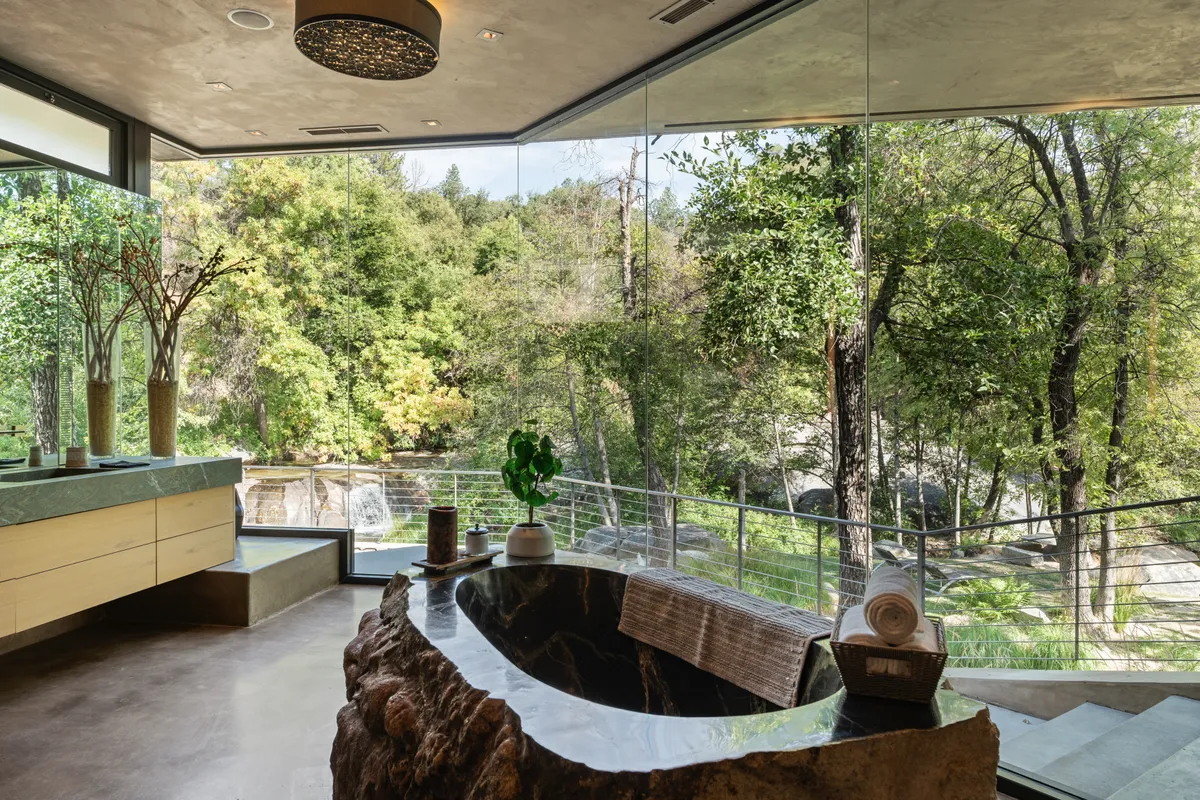 Ensuite Bathroom 1 - Image 5