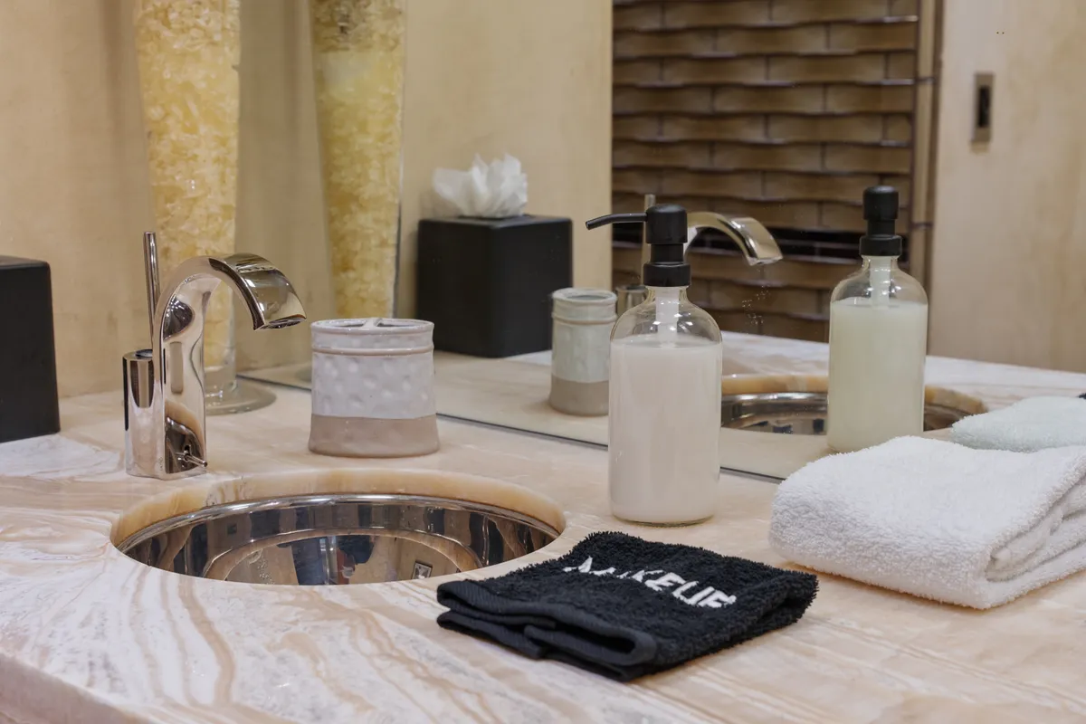 Bathroom 1 - Image 2