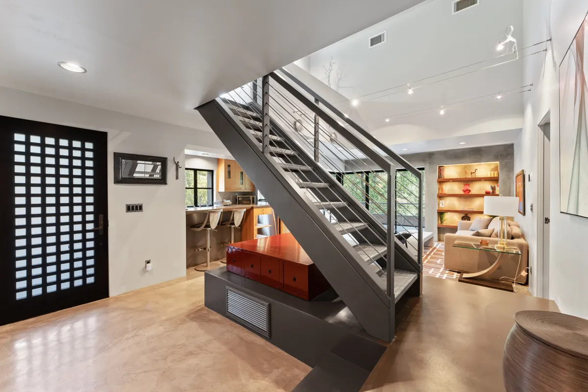 Living Room 2 - Image 6