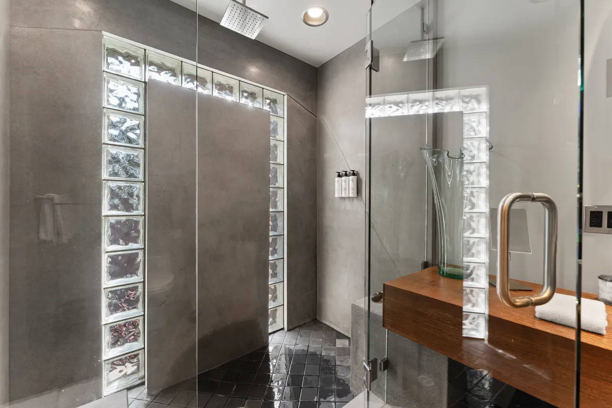 Ensuite Bathroom 2 - Image 1