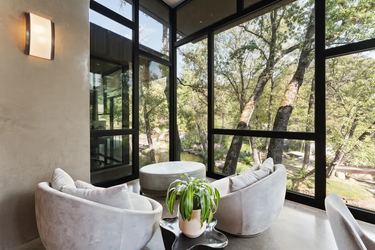 Dining Room - Image 2