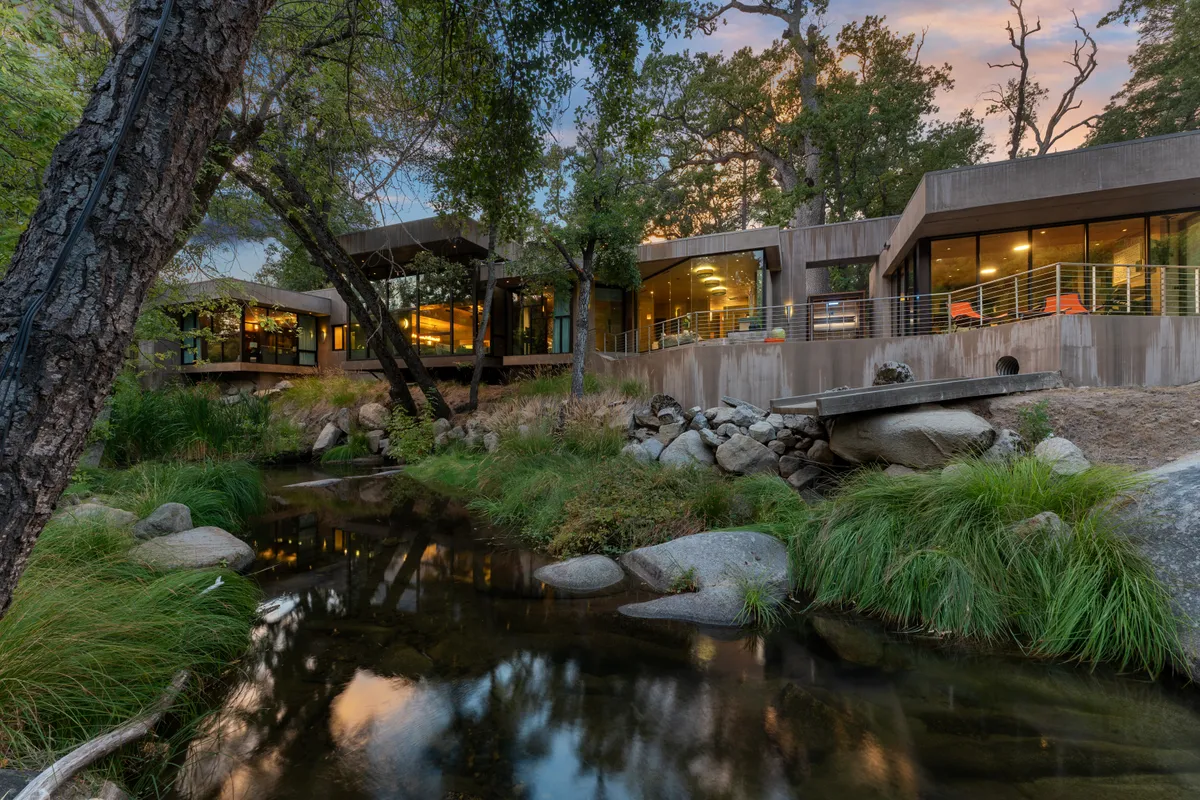 Magical Estate: HotTub Gym Sauna Chef Kitchen