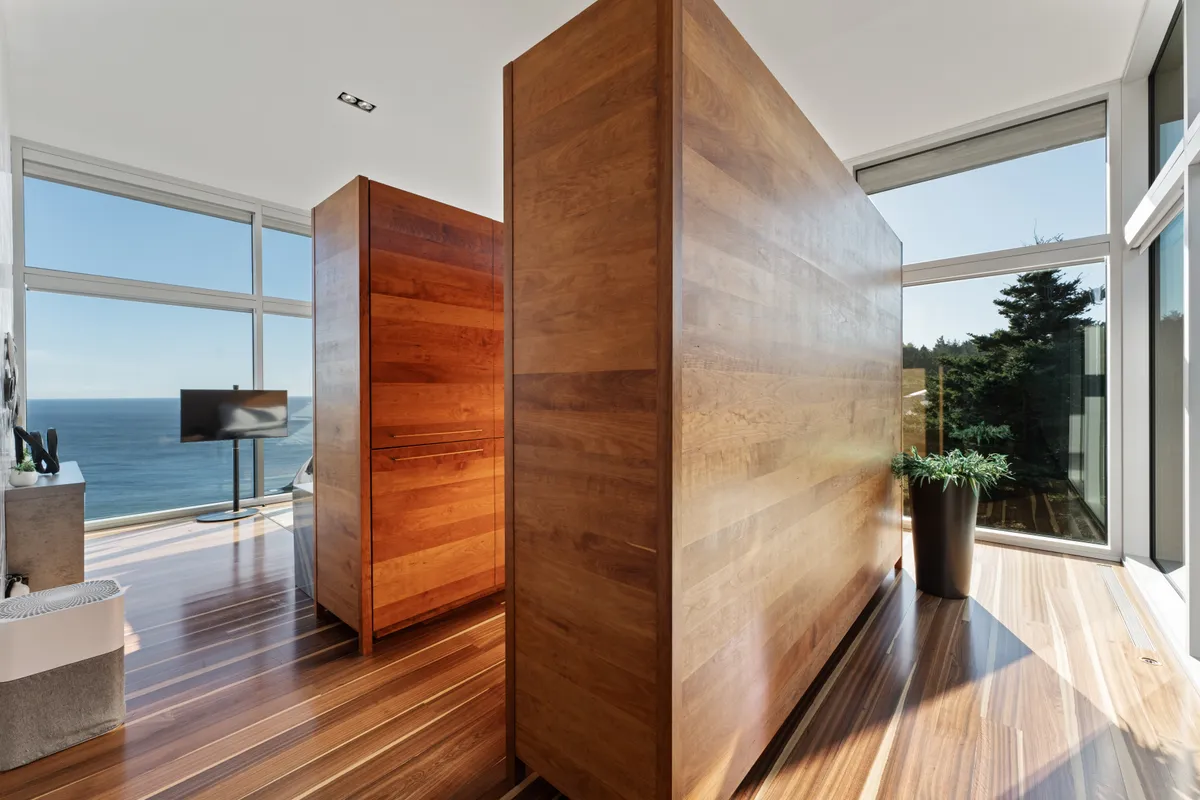 Bedroom 1 - Image 12