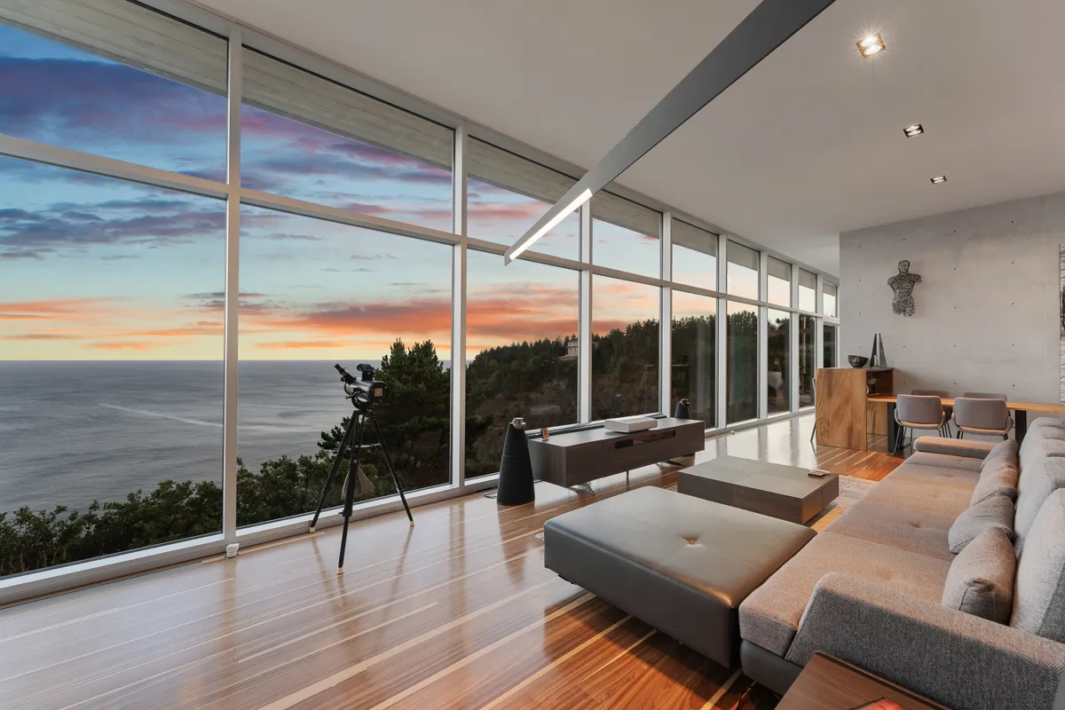 Living Room - Image 1