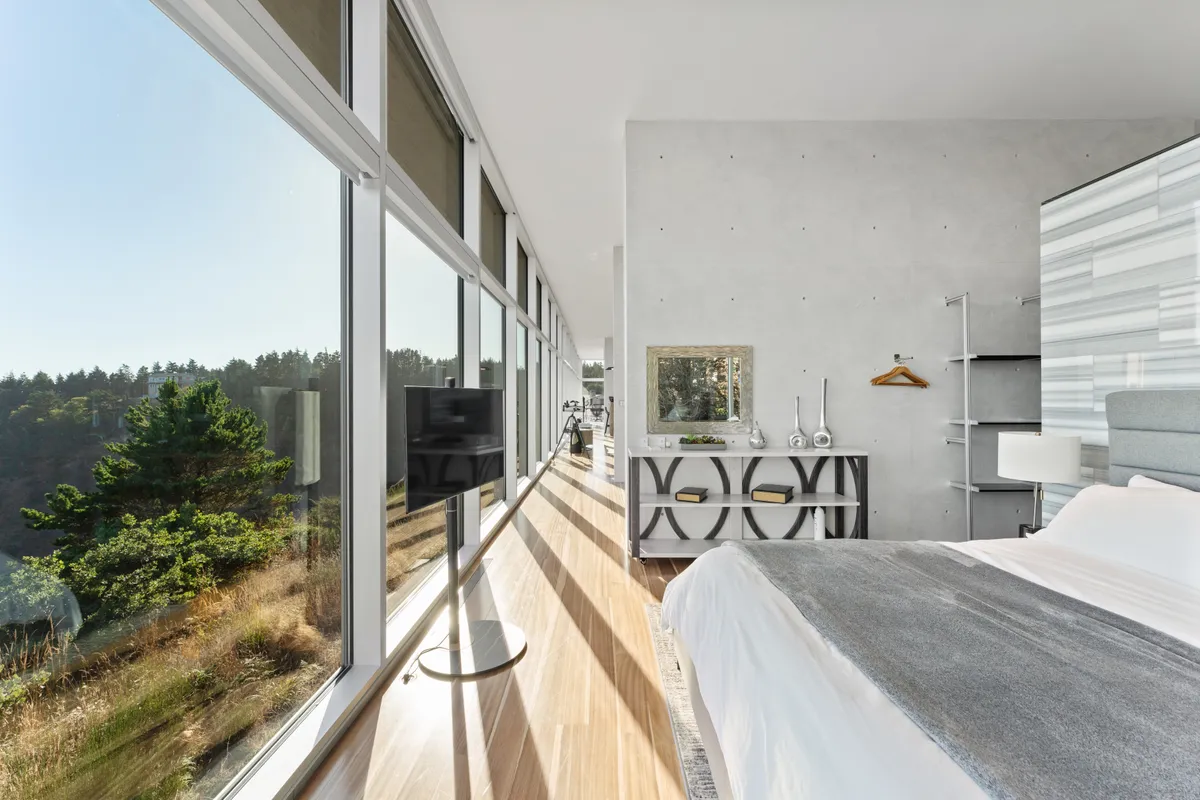 Bedroom 2 - Image 10