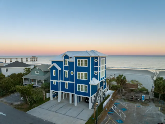 Wander Surfside Beach