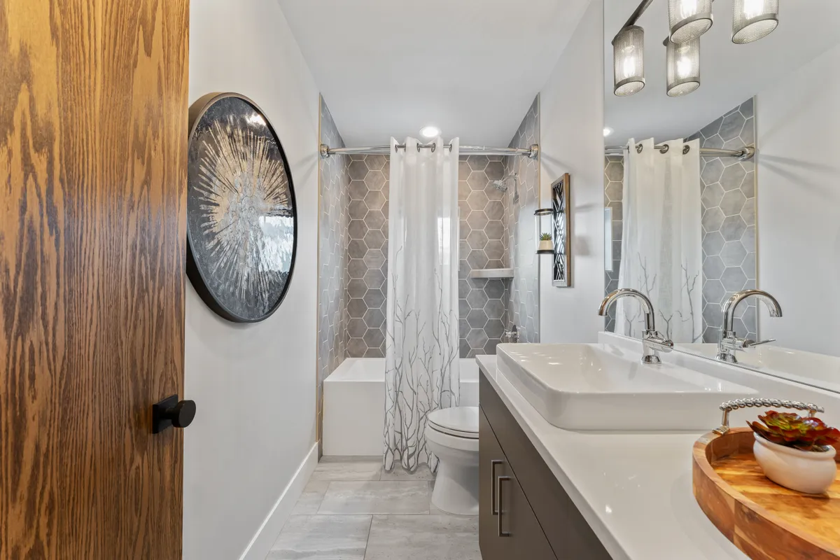 Bathroom 2 - Image 1