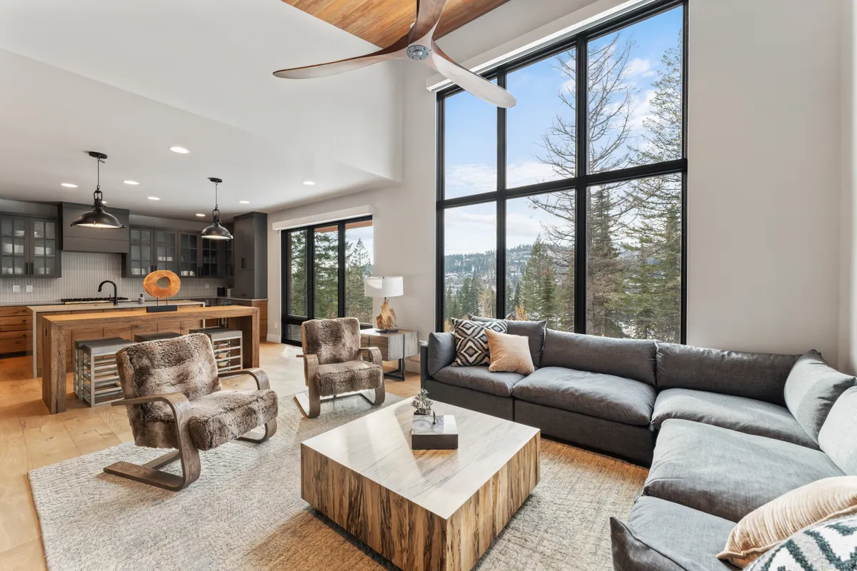 Living Room 1 - Image 2