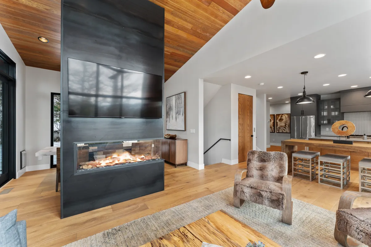 Living Room 1 - Image 7