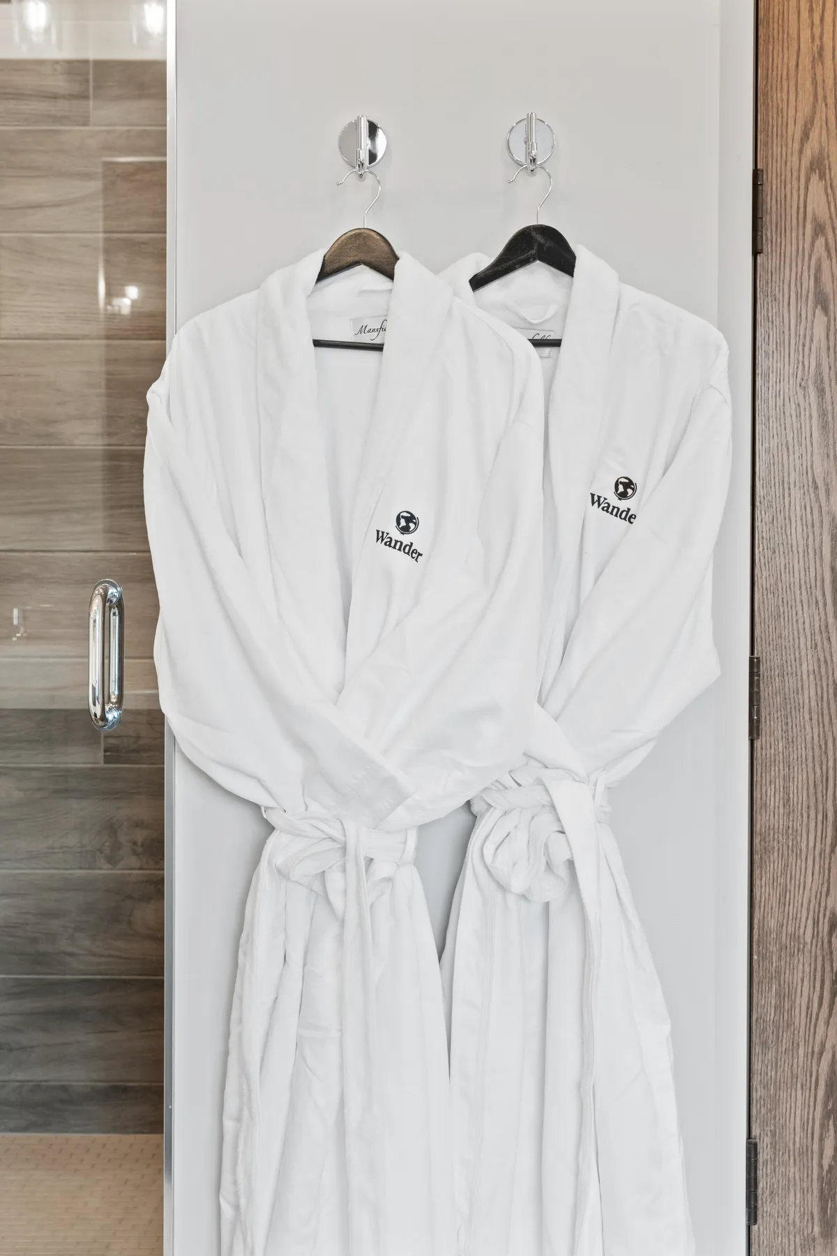 Bathroom 1 - Image 6