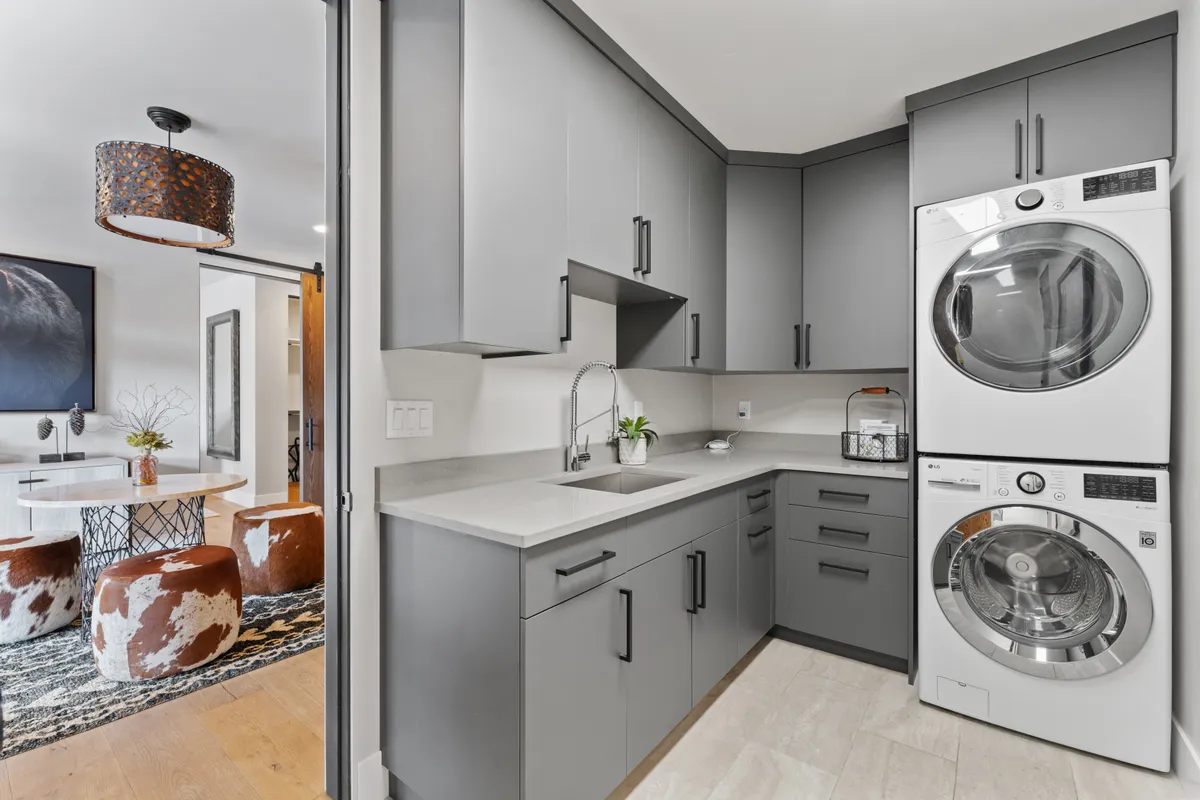 Laundry Room - Image 1