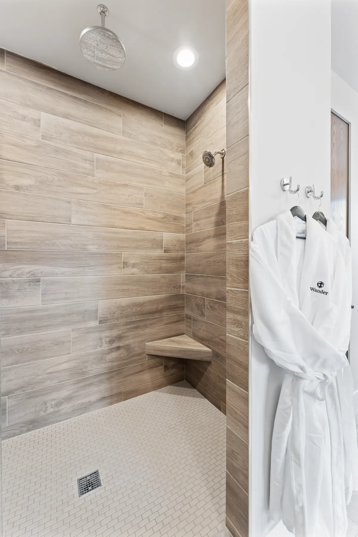 Bathroom 1 - Image 5