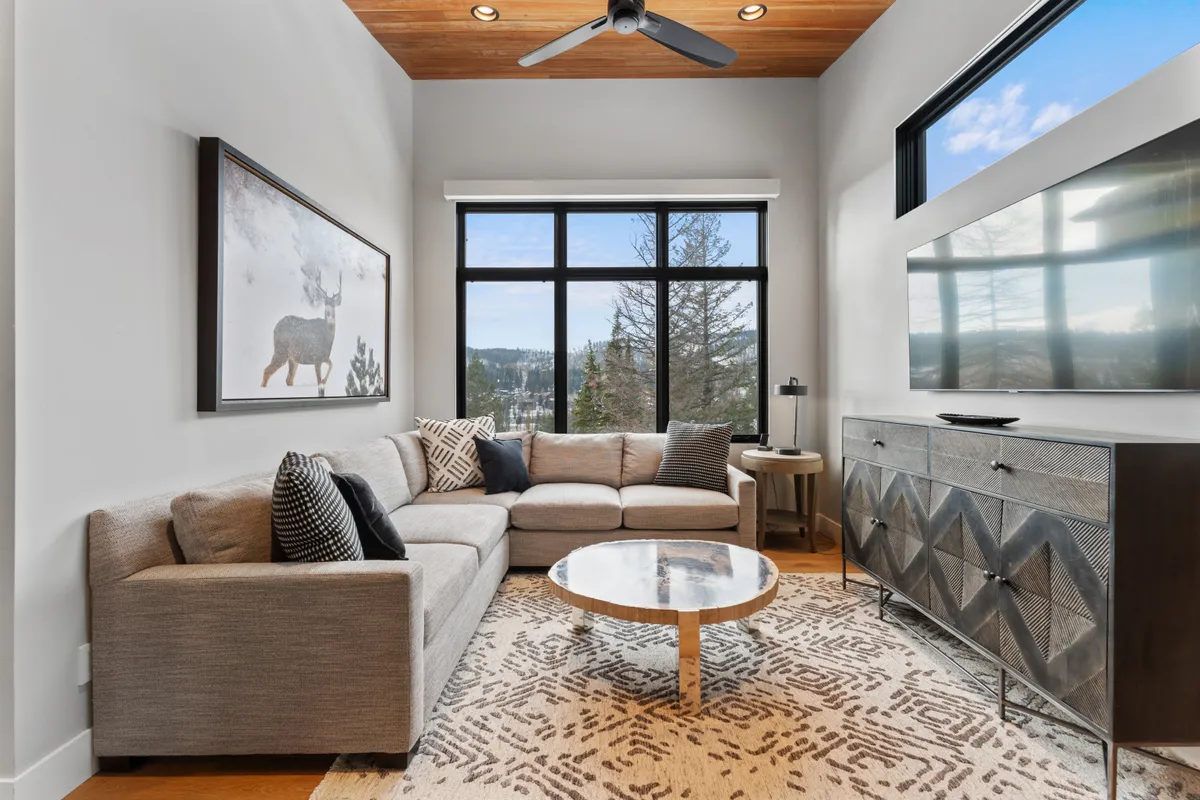 Living Room 2 - Image 1