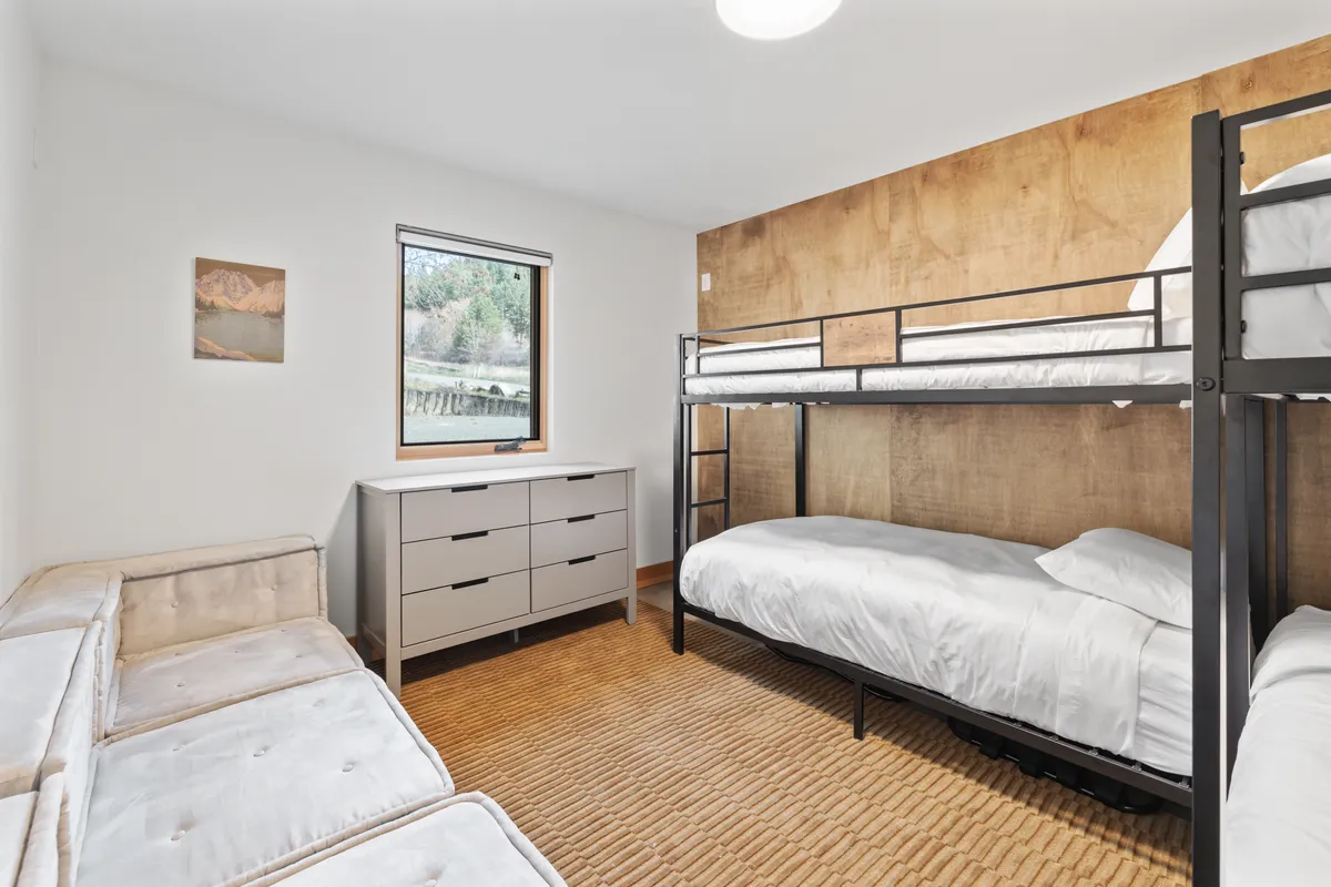 Bunk Bedroom image