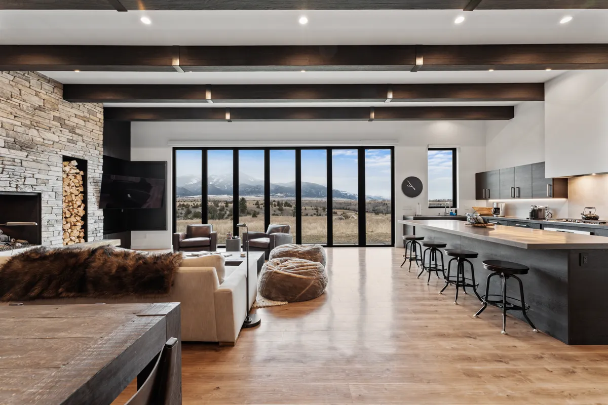 Dining Room - Image 6