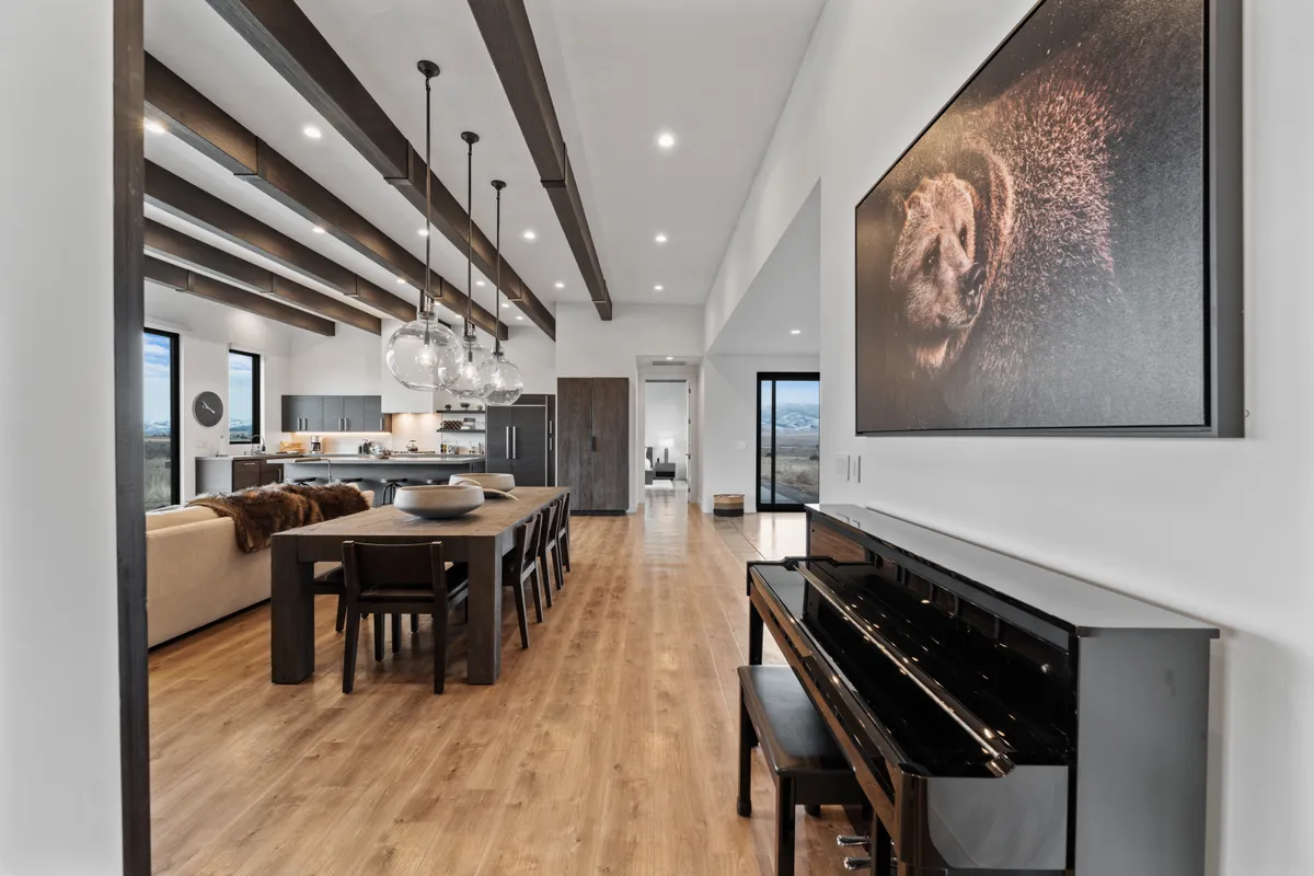 Dining Room - Image 5