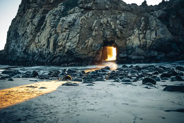 Keyhole Arch at Pfeiffer Beach 