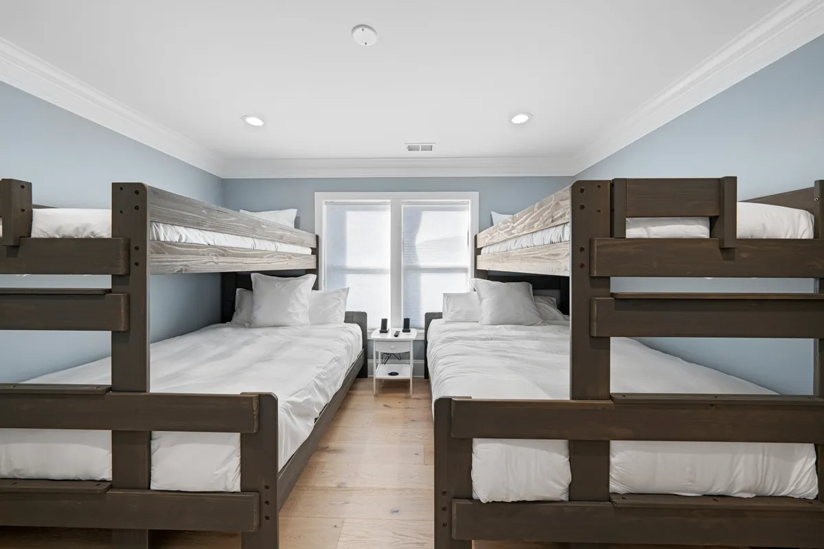 Bunk Bedroom image