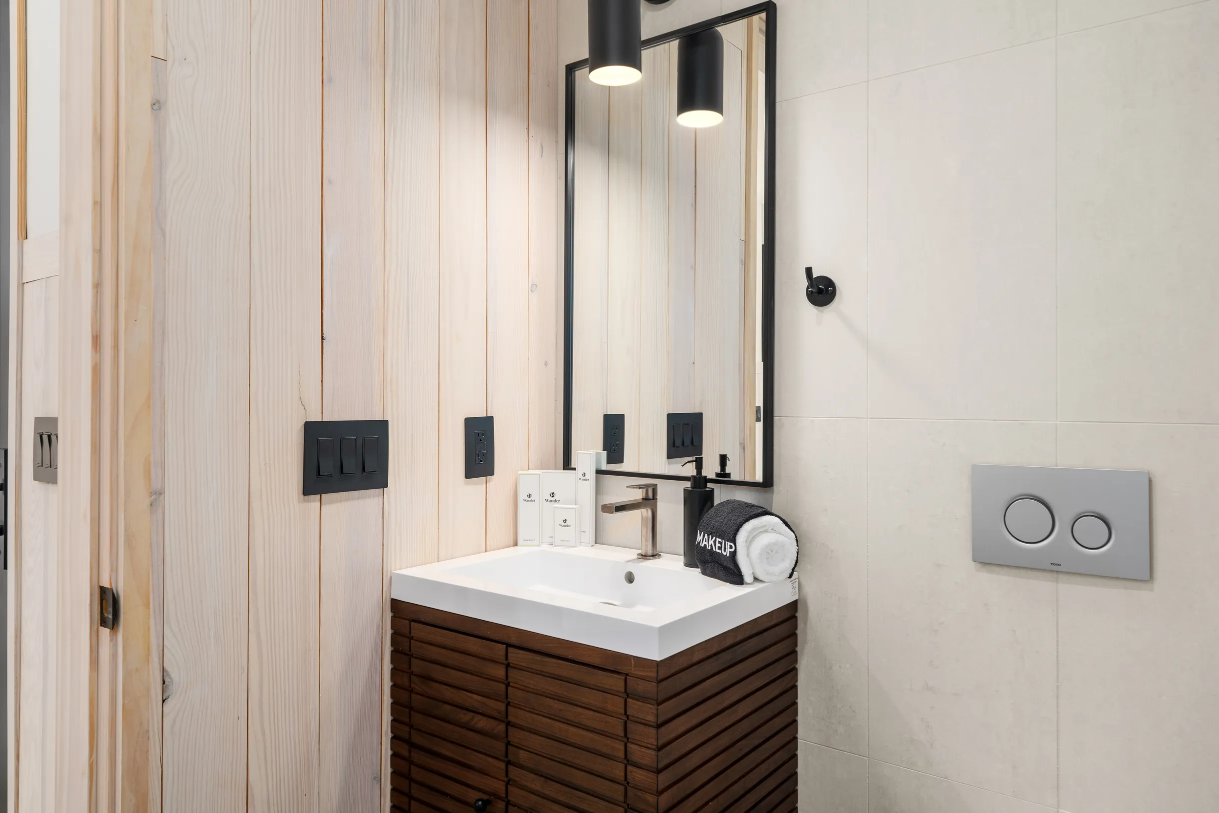 Wander Black Mountain #18