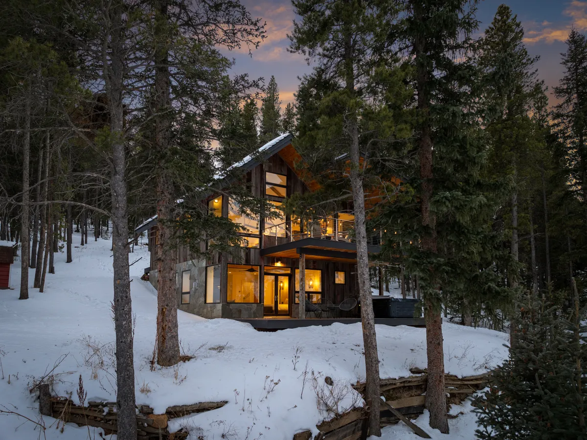 Exterior - Image 5