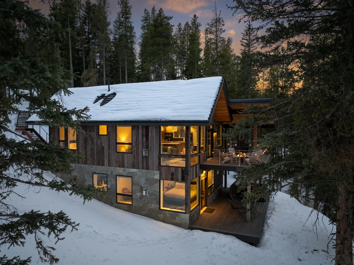 Exterior - Image 8