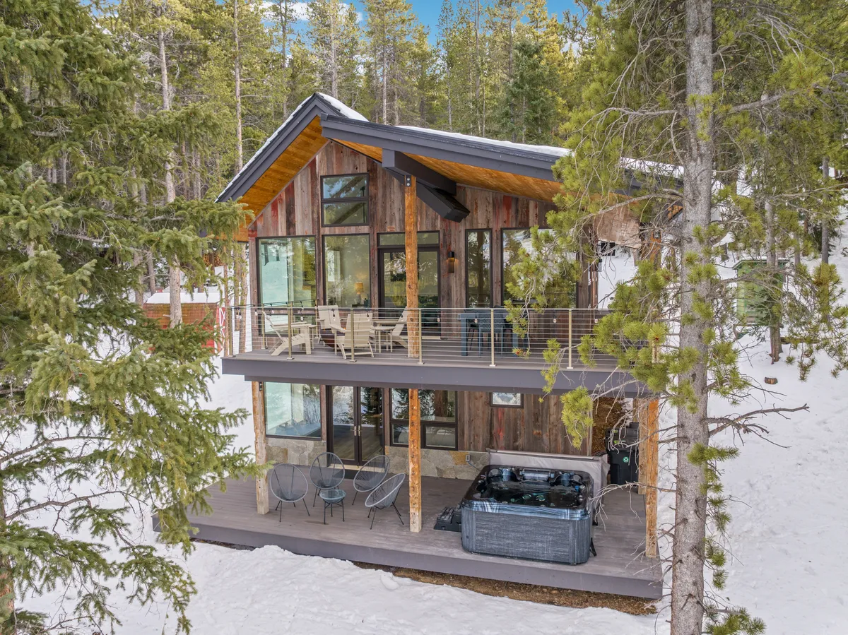 Exterior - Image 19