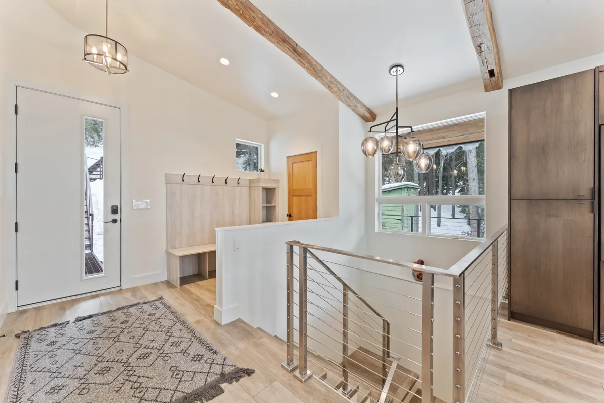 Entry - Image 1