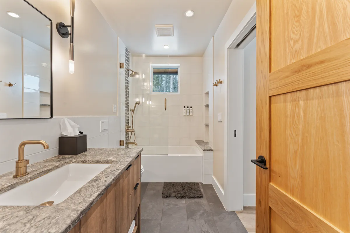 Bathroom 2 - Image 1