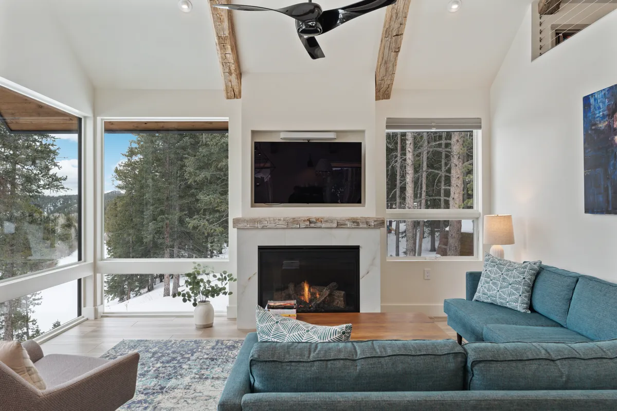 Living Room - Image 1