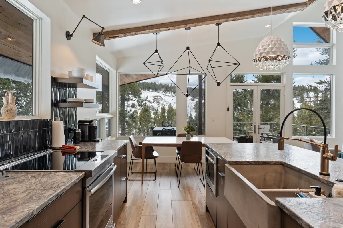 Kitchen - Image 8